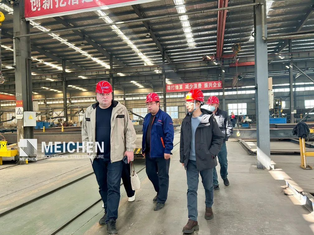 فريق مشروع صناعي من كازاخستان يزور مصنع ميتشن للهياكل الفولاذية لإجراء تدقيق وتقييم للمشروع